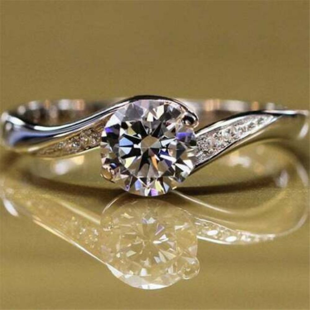 Elegant Women's Silver White Sapphire Ring - Picture 2 of 4